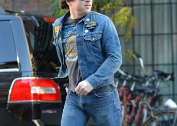 Ryan Adams to release double Oasis covers album