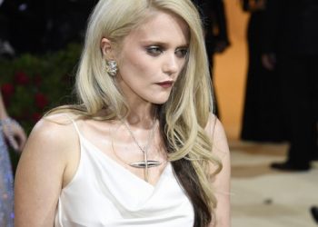 ‘Difficult’ Sky Ferreira frustrated over lack of music release