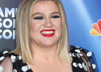 Kelly Clarkson insists her new album cover won’t be Photoshopped