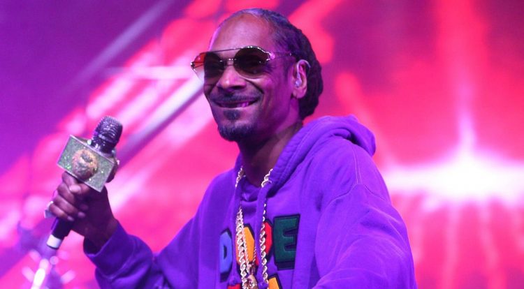Snoop Dogg, Gloria Estefan, Sade, Jeff Lynne Among Songwriters Hall Of Fame 2023 Class