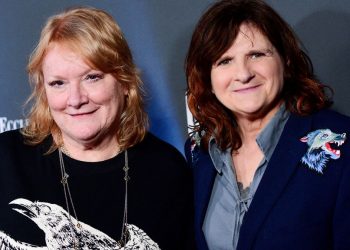 Indigo Girls Reflect on Late “Great Mentor” David Crosby
