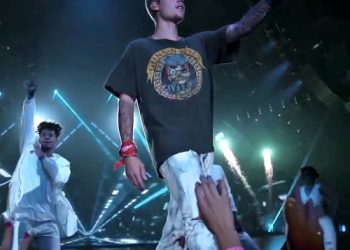 Justin Bieber forgets lyrics to hit’ Stay’