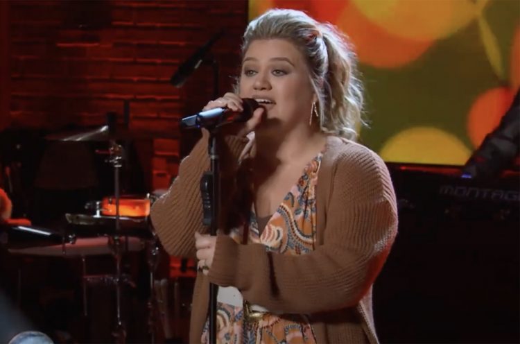 Kelly Clarkson ‘Finally’ Covers This CeCe Peniston Hit