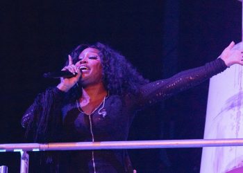 SZA says being bullied as a teenager motivated her to succeed