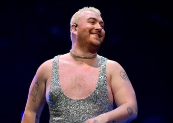 Sam Smith opens up about transphobia: “I’m being abused in the street more than ever”