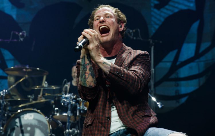 See unmasked Corey Taylor, Paul Gray and Joey Jordison play Slipknot’s ‘(sic)’ at 2005 Roadrunner United show
