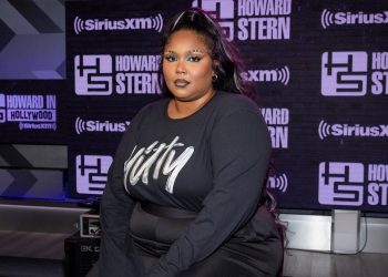 Lizzo Hits the Beach for ‘Avatar: The Way of Water’ Cosplay: Watch