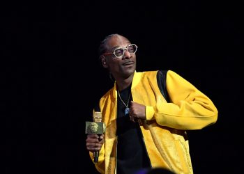 Snoop Dogg Recalls How Dionne Warwick Confronted Him About Misogynistic Lyrics