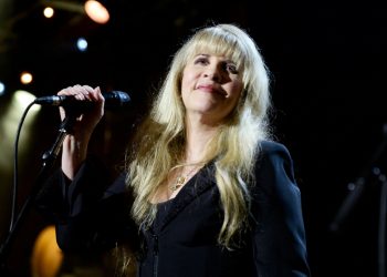 Stevie Nicks Extends 2023 North American Tour  With Solo Dates: ‘Surprise!’