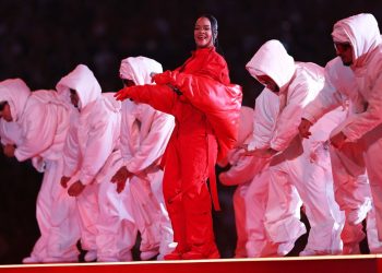 Even Rihanna’s Super Bowl Dancers Didn’t Know She Was Pregnant