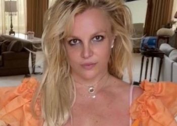 Britney Spears tells fans not to ‘call the cops’ if she deletes Instagram again