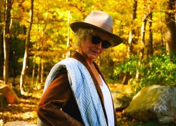 Oscar-Nominated Actress Amy Irving Set to Release First Album (Exclusive)