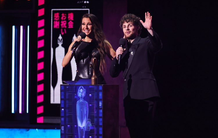 Ellie Goulding defends Tom Grennan over BRITs “tit gate”