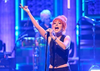 Hayley Williams Says Taylor Swift Is a ‘Really Good Cook,’ Shares How ‘Running Out of Time’ Was Inspired by Her