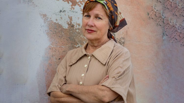 Iris DeMent’s ‘Workin’ on a World’ Is a Stirring Political Statement in Desperate Times