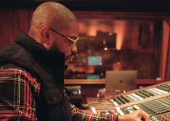 Drummer/Producer Karriem Riggins Goes ‘Behind the Sleeves’ in New Native Instruments Mini-Doc