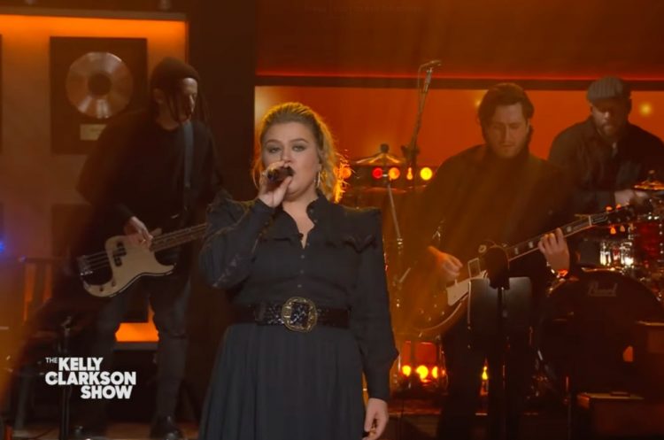 Kelly Clarkson Covers a Peaches & Herb Classic For Kellyoke and It Feels So Good