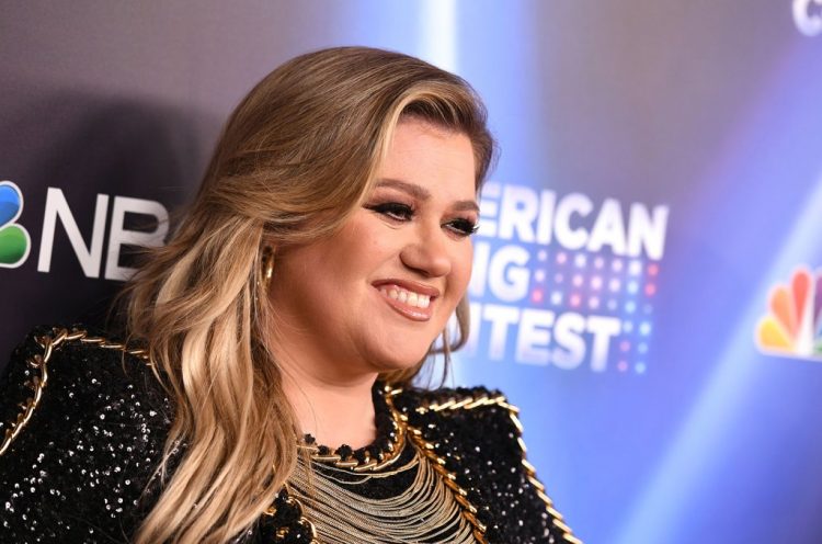 Kelly Clarkson Enlists ‘The Voice’ Star Corey Ward for ‘Once’ Duet