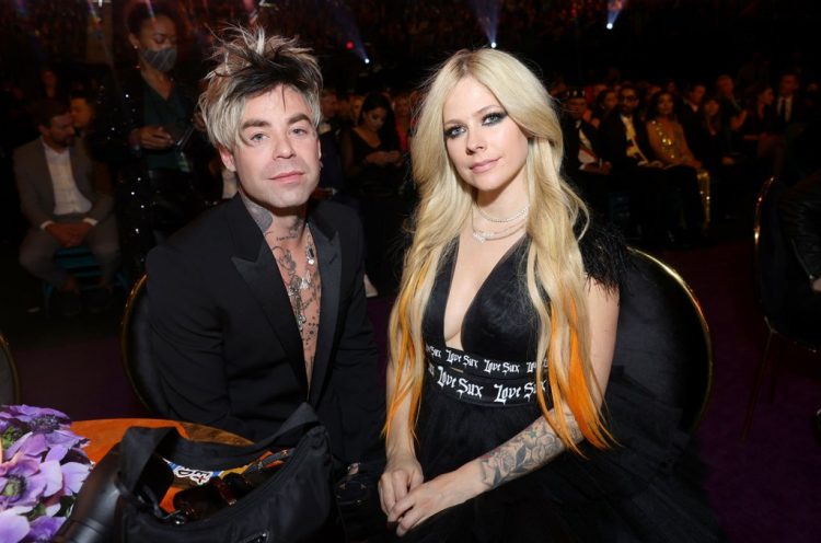Avril Lavigne & Mod Sun Break Up, Call Off Engagement: Report