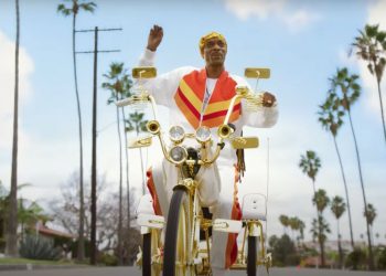 Snoop Dogg Slips Into Style for Skechers 2023 Super Bowl Commercial: Watch