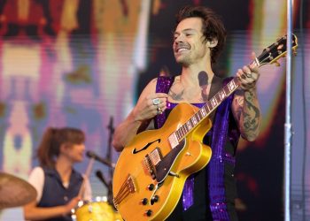 Harry Styles Gets a Banner at Los Angeles’ Kia Forum Celebrating 15 Sold-Out Shows