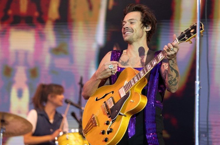 Harry Styles Gets a Banner at Los Angeles’ Kia Forum Celebrating 15 Sold-Out Shows
