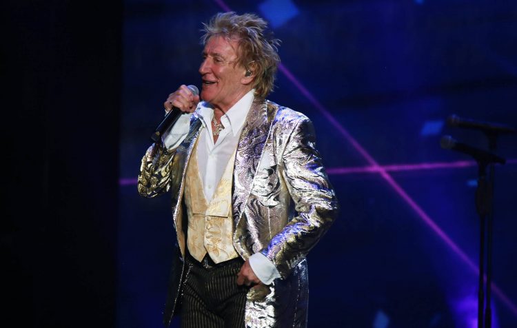 Rod Stewart pays for day of MRI scans at Essex hospital