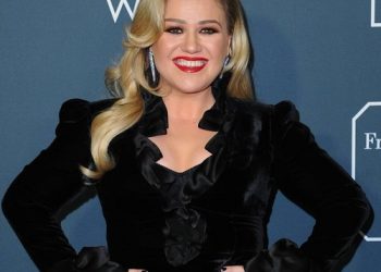 Kelly Clarkson’s children tell her they’re ‘really sad’ about Brandon Blackstock divorce