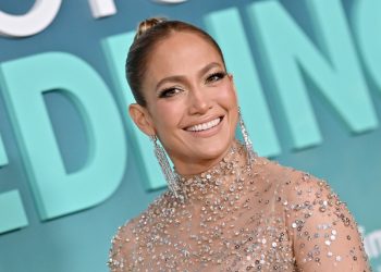 Jennifer Lopez Is Going to Drop Her New Album When It’s Hot