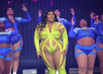 Lizzo Has Her Beyonce Moment When Fan Does Flawless ‘About Damn Time’ Dance at London Show