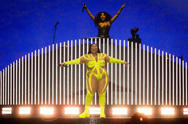 ‘Du’ Over: Lizzo Performs Full Band Version of Rammstein Classic in Berlin