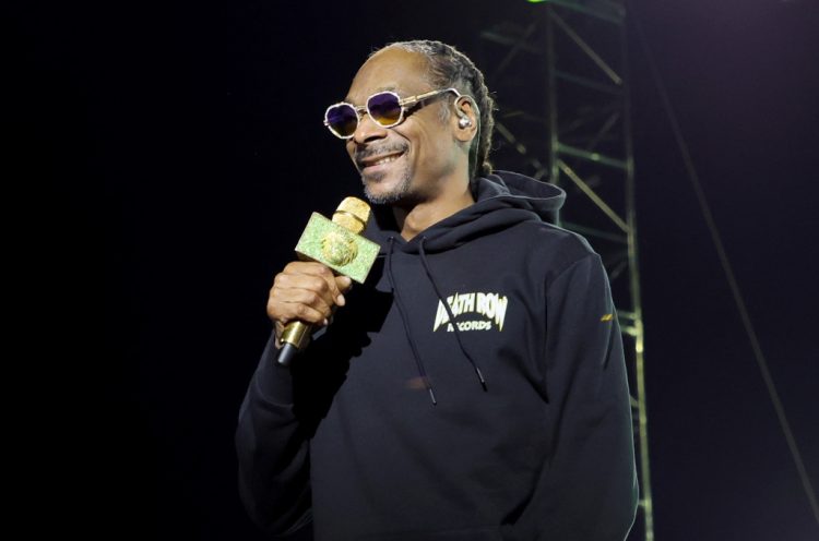 Snoop Dogg Proved He’s a Major ‘Game of Thrones’ Fan While Meeting Emilia Clarke