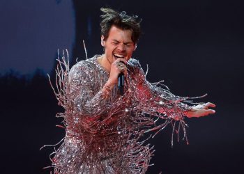 Harry Styles made check-up calls after Grammys performance went wrong