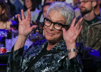 Jamie Lee Curtis calls for matinee concerts: “I want to hear Coldplay at 1pm”