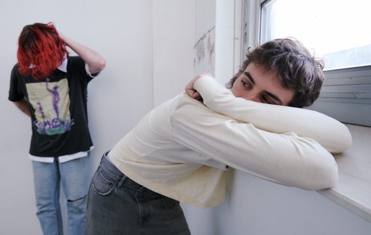 Royel Otis share bright new single, ‘Sofa King’