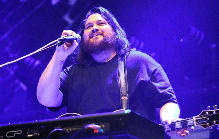 Wolfgang Van Halen destroys “grape” on Twitter who questions his name