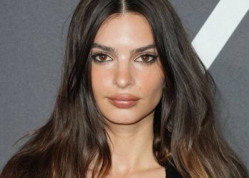 Emily Ratajkowski seemingly reveals she’s been dating Harry Styles for two months