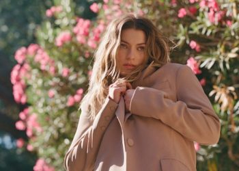 Lola Lennox drops new EP Dreamer