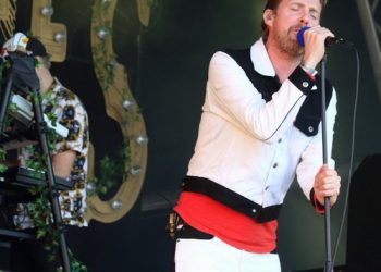 Kaiser Chiefs share new single Jealousy
