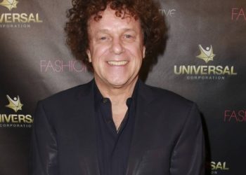 Leo Sayer weds partner of nearly 40 years
