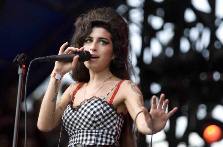 Amy Winehouse Book, ‘In Her Words,’ to Feature Personal Journals, Photos, Handwritten Lyrics