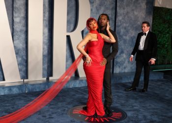 Cardi B Says Offset Encouraged Her to Take ‘No Makeup, No Filter’ Selfie