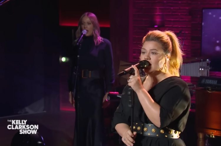 Kelly Clarkson Washes Herself ‘Clean’ for Kellyoke With a Taylor Swift Fan Favorite