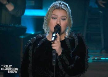 Kelly Clarkson Conjures Some ‘Magic’ With Simmering Coldplay Kellyoke Cover