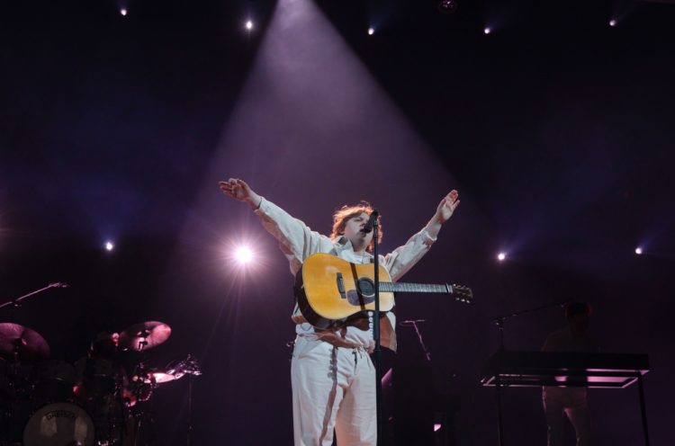 Lewis Capaldi Surprises Audience With Jonas Brothers Encore at Radio City Music Hall