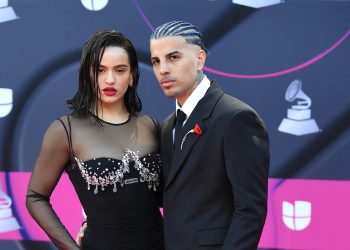 Watch Rosalía perform live with fiancée Rauw Alejandro for the very first time