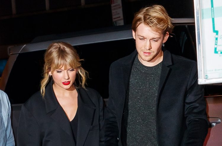 Here’s Why Taylor Swift Fans Think She Hinted at Her Split From Joe Alwyn at Texas Show
