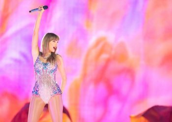 Watch This Swiftie Get Accepted to Stanford at The Eras Tour: ‘Now You Get to Celebrate With Taylor!’