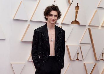 Bob Dylan Biopic Director Says Timothée Chalamet Will Sing in the Film