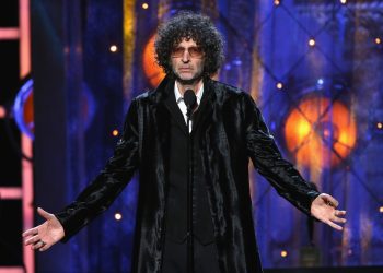 Howard Stern Is ‘Dumbfounded’ Over Kid Rock & Travis Tritt’s Transphobia